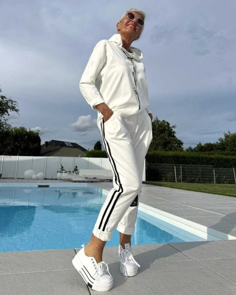 Olyra Hoodies