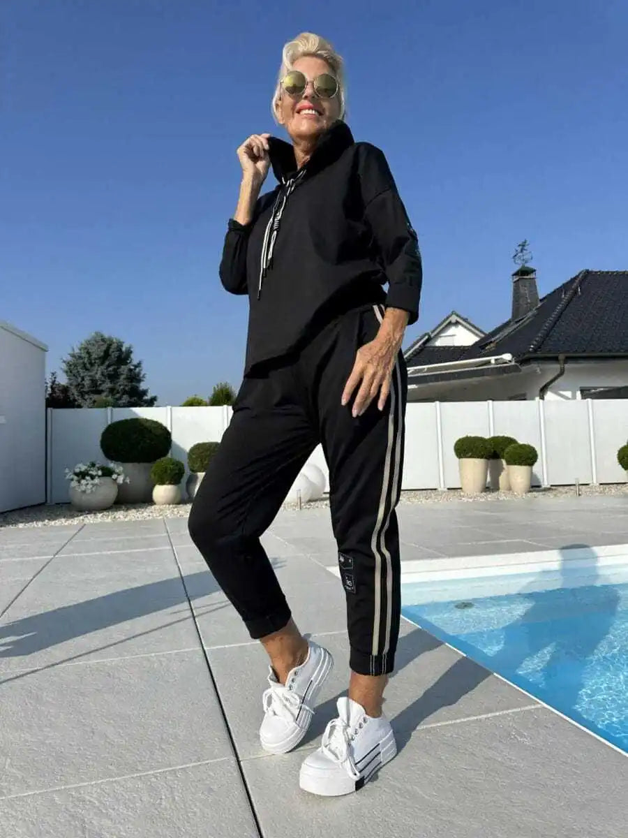 Olyra Hoodies